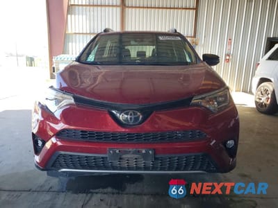 Piąte zdjęcie samochodu w środku: 2018 TOYOTA RAV4 SE VIN:2T3JFREV7JW855724 - miniatura