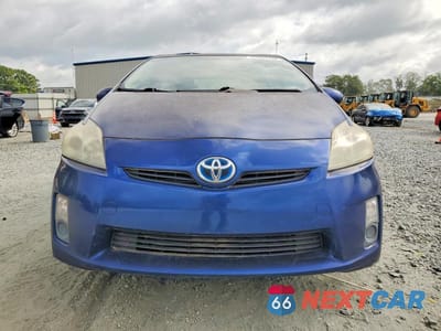 Piąte zdjęcie samochodu w środku: 2011 TOYOTA PRIUS THREE VIN:JTDKN3DU4B5304205 - miniatura