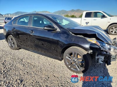 Czwarte zdjęcie samochodu z boku: 2021 KIA FORTE GT LINE VIN:3KPF34AD6ME268896 - miniatura