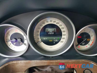 Zdjęcie 9 z 12 samochodu: 2014 MERCEDES-BENZ E 350 4MATIC VIN:WDDHF8JB5EA992756 - miniatura