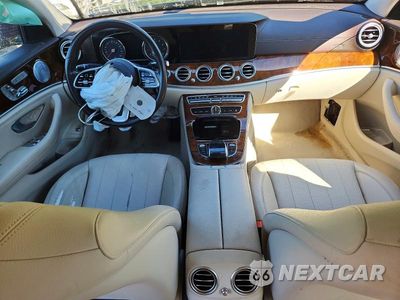 Zdjęcie 8 z 12 samochodu: 2019 MERCEDES-BENZ E 300 4MATIC VIN:WDDZF4KB2KA668431 - miniatura