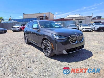 Trzecie zdjęcie samochodu z tyłu: 2025 BMW X3 30 XDRIVE VIN:5UX53GP04S9100000 - miniatura