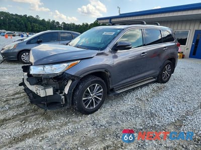 2018 TOYOTA HIGHLANDER XLE 5TDJZRFH2JS536278 - główne zdjęcie licytacji z USA - miniatura