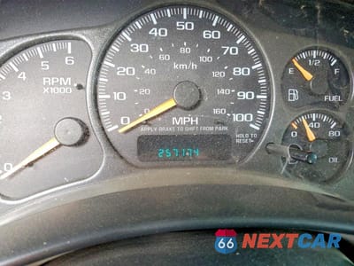 Zdjęcie 9 z 13 samochodu: 2002 GMC YUKON VIN:1GKEC13T22R132849 - miniatura