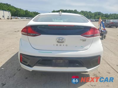 Zdjęcie 6 z 12 samochodu: 2017 HYUNDAI IONIQ BLUE VIN:KMHC65LC7HU024620 - miniatura