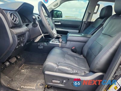 Zdjęcie 7 z 12 samochodu: 2019 TOYOTA TUNDRA CREWMAX SR5 VIN:5TFDW5F18KX815778 - miniatura