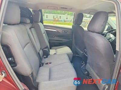 Zdjęcie 11 z 14 samochodu: 2016 TOYOTA HIGHLANDER LE VIN:5TDZKRFH5GS174348 - miniatura