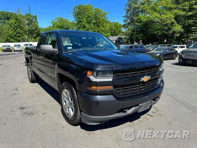 Czwarte zdjęcie samochodu z boku: 2018 CHEVROLET SILVERADO C1500 CUSTOM VIN:1GCRCPEH6JZ380254 - miniatura