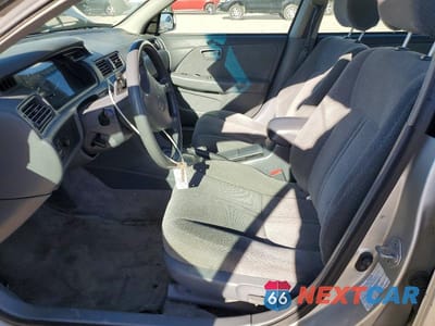 Zdjęcie 7 z 12 samochodu: 2001 TOYOTA CAMRY LE VIN:4T1BG22K01U770767 - miniatura