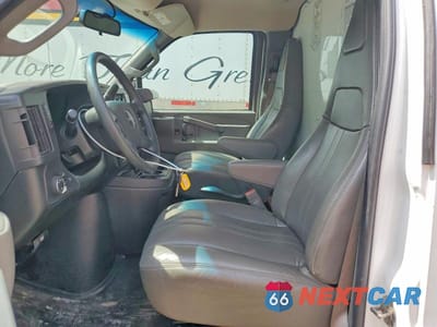Zdjęcie 7 z 13 samochodu: 2022 GMC SAVANA BOX TRUCK VIN:7GZ37TC76NN011178 - miniatura