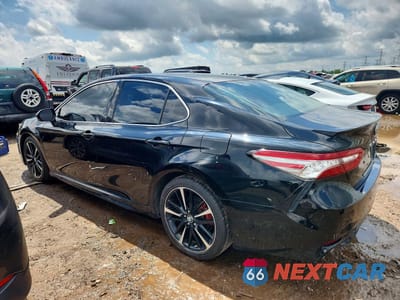 Drugie zdjęcie samochodu z przodu: 2018 TOYOTA CAMRY XSE VIN:4T1B61HK8JU562947 - miniatura