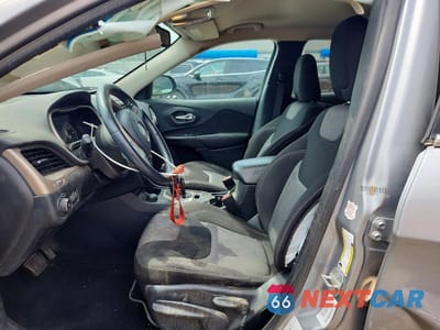Zdjęcie 7 z 12 samochodu: 2014 JEEP CHEROKEE LATITUDE VIN:1C4PJMCS4EW252077 - miniatura