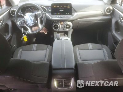 Zdjęcie 8 z 13 samochodu: 2025 CHEVROLET BLAZER VIN:3GNKBCR44SS220173 - miniatura