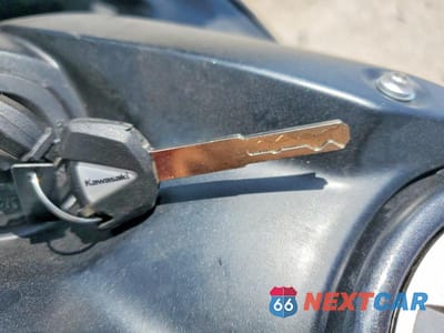 Zdjęcie 8 z 9 samochodu: 2026 KAWASAKI EX650 R VIN:ML5EXER15TDAJ5405 - miniatura