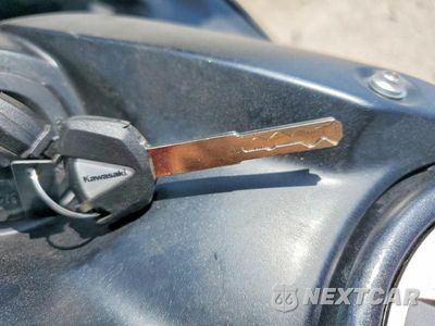 Zdjęcie 8 z 9 samochodu: 2026 KAWASAKI EX650 R VIN:ML5EXER15TDAJ5405 - miniatura