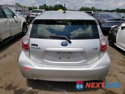 Zdjęcie 6 z 12 samochodu: 2014 TOYOTA PRIUS C THREE VIN:JTDKDTB33E1067523 - miniatura