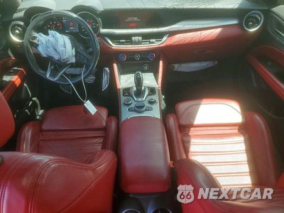 Zdjęcie 8 z 14 samochodu: 2021 ALFA ROMEO STELVIO TI VIN:ZASPAKBNXM7D15716 - miniatura