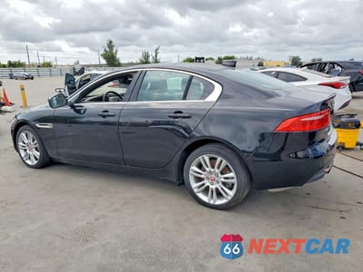 Drugie zdjęcie samochodu z przodu: 2019 JAGUAR XE PREMIUM VIN:SAJAD4FX3KCP46739 - miniatura