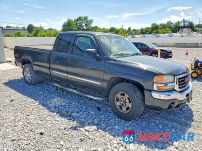 Czwarte zdjęcie samochodu z boku: 2004 GMC NEW SIERRA K1500 VIN:1GTEK19TX4E188716 - miniatura