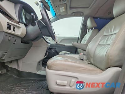 Zdjęcie 7 z 13 samochodu: 2016 TOYOTA SIENNA XLE 8-PASSENGER VIN:5TDYK3DC4GS702140 - miniatura