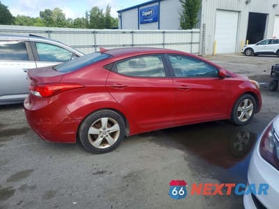 Trzecie zdjęcie samochodu z tyłu: 2013 HYUNDAI ELANTRA GLS VIN:KMHDH4AE6DU936243 - miniatura
