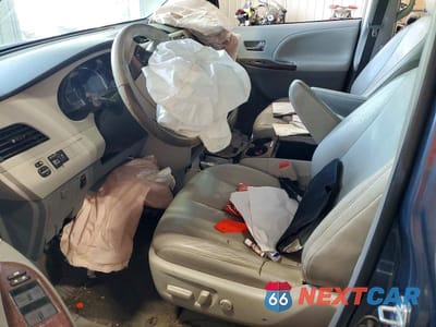 Zdjęcie 7 z 13 samochodu: 2014 TOYOTA SIENNA XLE 8-PASSENGER VIN:5TDYK3DC4ES449267 - miniatura