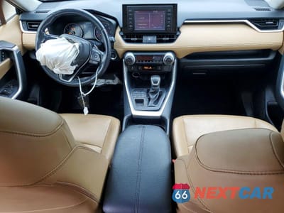 Zdjęcie 8 z 13 samochodu: 2019 TOYOTA RAV4 XLE PREMIUM VIN:JTMA1RFV3KJ003075 - miniatura
