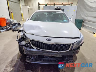 Piąte zdjęcie samochodu w środku: 2018 KIA FORTE LX VIN:3KPFK4A79JE167442 - miniatura