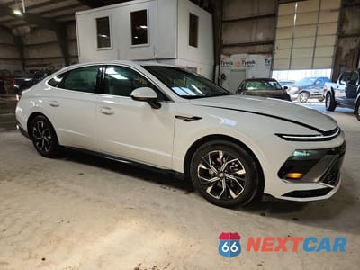 Czwarte zdjęcie samochodu z boku: 2024 HYUNDAI SONATA SEL VIN:KMHL64JA3RA390461 - miniatura
