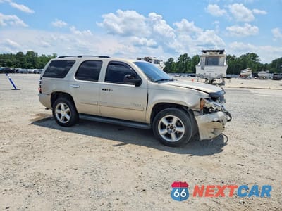 Czwarte zdjęcie samochodu z boku: 2008 CHEVROLET TAHOE C1500 VIN:1GNFC13J68R256587 - miniatura