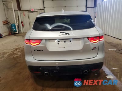 Zdjęcie 6 z 12 samochodu: 2017 JAGUAR F-PACE S VIN:SADCM2BV4HA057558 - miniatura