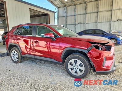 Czwarte zdjęcie samochodu z boku: 2021 TOYOTA RAV4 LE VIN:2T3G1RFV2MW229171 - miniatura