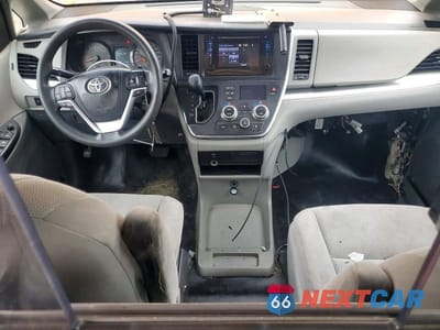 Zdjęcie 8 z 14 samochodu: 2016 TOYOTA SIENNA L 7-PASSENGER VIN:5TDZK3DC1GS754152 - miniatura