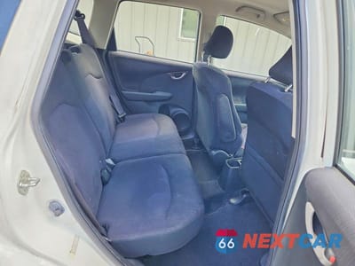 Zdjęcie 10 z 13 samochodu: 2013 HONDA FIT SPORT VIN:JHMGE8H54DC071090 - miniatura