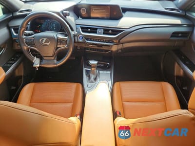 Zdjęcie 8 z 13 samochodu: 2021 LEXUS UX 250H VIN:JTHP9JBH1M2053795 - miniatura