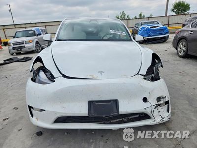 Piąte zdjęcie samochodu w środku: 2024 TESLA MODEL Y VIN:7SAYGDEDXRA303951 - miniatura