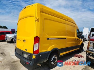 Trzecie zdjęcie samochodu z tyłu: 2022 FORD TRANSIT T-250 VIN:1FTBR1X81NKA39062 - miniatura