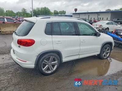 Trzecie zdjęcie samochodu z tyłu: 2017 VOLKSWAGEN TIGUAN SPORT VIN:WVGUV7AX9HK020427 - miniatura