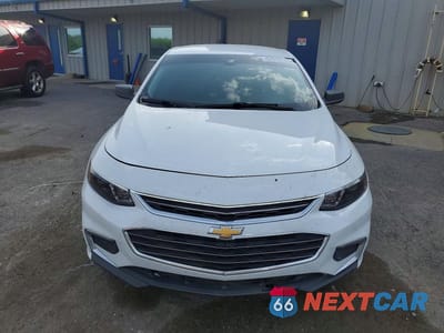 Piąte zdjęcie samochodu w środku: 2018 CHEVROLET MALIBU LS VIN:1G1ZB5ST9JF216118 - miniatura