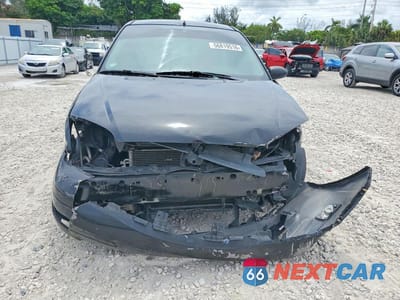 Piąte zdjęcie samochodu w środku: 2005 FORD FOCUS ZX3 VIN:3FAFP31N45R156332 - miniatura