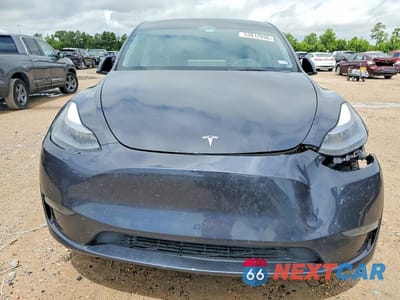 Piąte zdjęcie samochodu w środku: 2025 TESLA MODEL Y VIN:7SAYGDED1SA343504 - miniatura