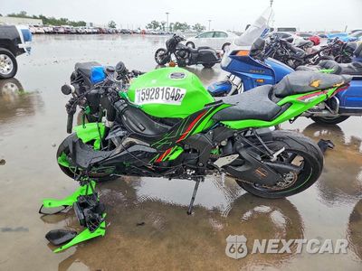 Trzecie zdjęcie samochodu z tyłu: 2024 KAWASAKI ZX636 K VIN:JKBZXJK16RA003142 - miniatura