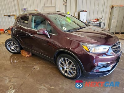 Czwarte zdjęcie samochodu z boku: 2018 BUICK ENCORE SPORT TOURING VIN:KL4CJ1SB3JB656191 - miniatura