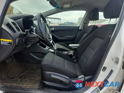 Zdjęcie 7 z 12 samochodu: 2017 KIA FORTE LX VIN:KNAFK5A87H5718209 - miniatura