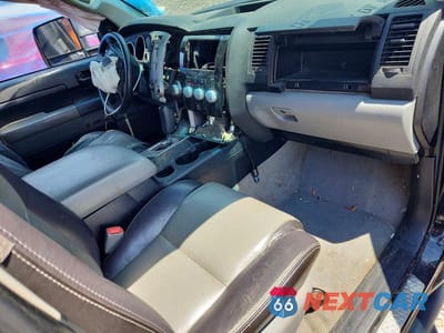 Zdjęcie 8 z 12 samochodu: 2011 TOYOTA TUNDRA CREWMAX SR5 VIN:5TFDW5F11BX170097 - miniatura