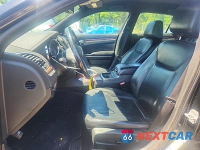 Zdjęcie 7 z 12 samochodu: 2012 CHRYSLER 300 LIMITED VIN:2C3CCACG9CH264390 - miniatura