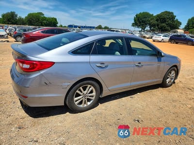 Trzecie zdjęcie samochodu z tyłu: 2016 HYUNDAI SONATA SE VIN:5NPE24AF2GH383656 - miniatura