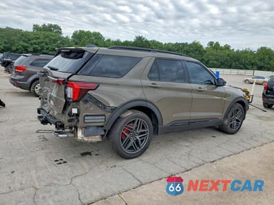 Trzecie zdjęcie samochodu z tyłu: 2026 FORD EXPLORER ST VIN:1FMWK8GC4TGA10251 - miniatura
