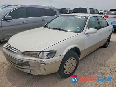 1999 TOYOTA CAMRY LE JT2BG28K7X0350945 - główne zdjęcie licytacji z USA - miniatura