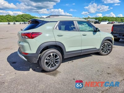 Trzecie zdjęcie samochodu z tyłu: 2026 CHEVROLET TRAILBLAZER LT VIN:KL79MPSL0TB094270 - miniatura